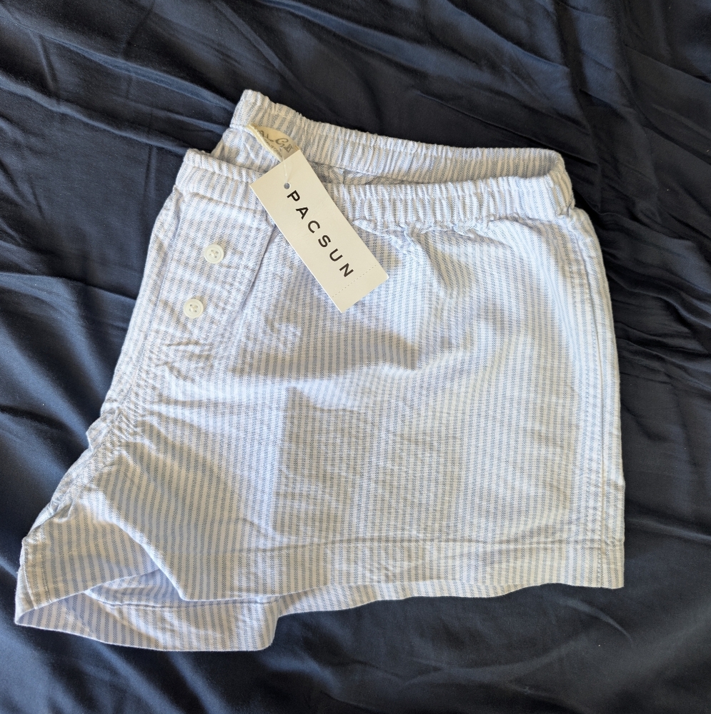 Brandy Melville Linen Shorts - Picture 2 of 3